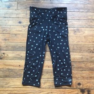 Carve Designs high waisted Capri tights